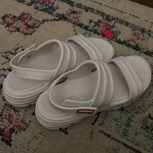 Hunter white Velcro sandals